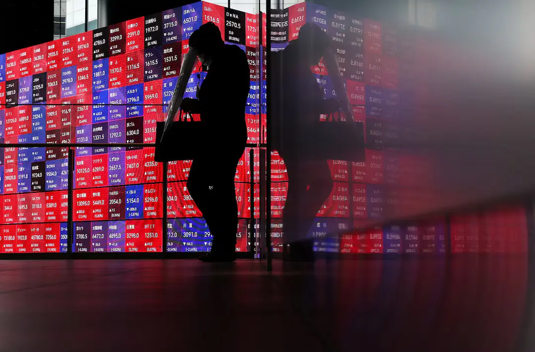 Euro Slides to 17-Month Low Asian Stocks Rise Saham Asia Naik Euro Merosot